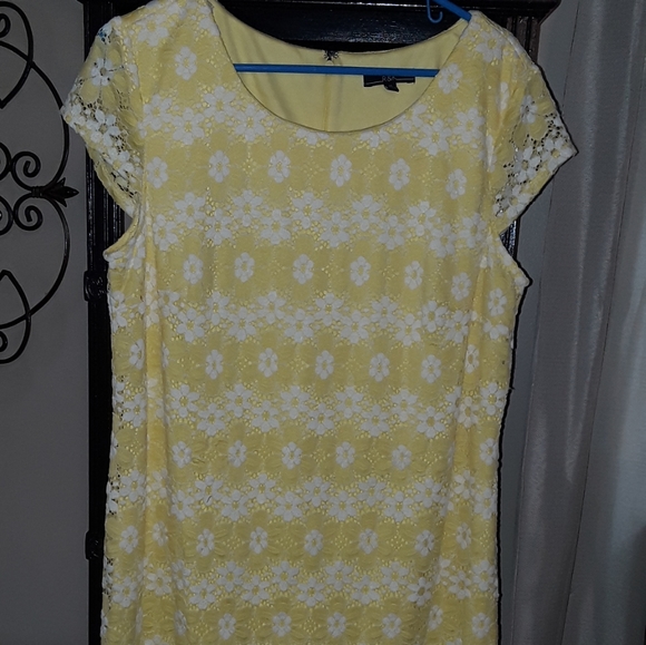 R&K Dresses Rk Cap Sleeve Yellow Dress With Daisys Size 6 Poshmark